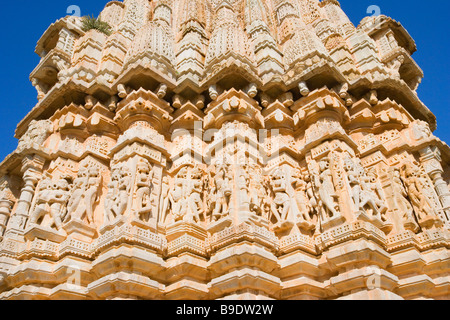 Schnitzereien auf einem Turm, Vijay Stambh, Chittorgarh Fort, Chittorgarh, Rajasthan, Indien Stockfoto