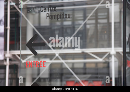 Glas-Eingangsschild für das Centre Pompidou in Paris Frankreich Stockfoto