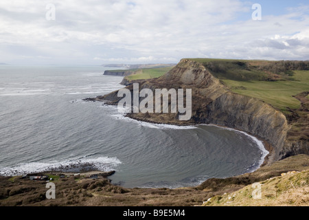 Blick nach Westen entlang der Küste von Dorset mit Chapmans Pool im Vordergrund Stockfoto