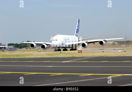 Der Airbus A380 in Farnborough International Airshow 2006, Farnborough, Hampshire, England, Vereinigtes Königreich Stockfoto