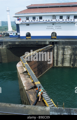 Schleuse Wartung, Gatun-Schleusen, Panama-Kanal Stockfoto