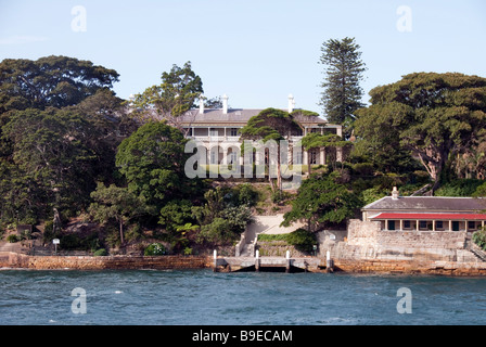 Kirribilli House, Sydney Amtssitz des australischen Premierministers von einem vorbeifahrenden Manly Fähre gesehen Stockfoto