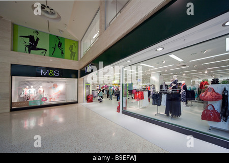 Marks und Spencer Ladenfront im Arndale Einkaufszentrum Croydon Stockfoto