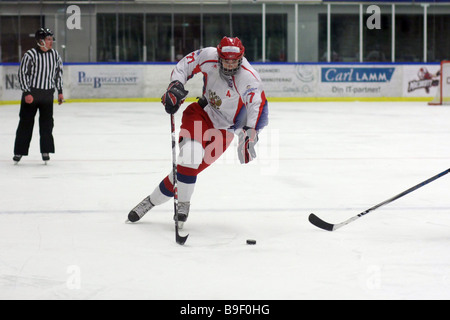 Russische Eishockey-Spieler Nr. 27 Stanislav flog Stockfoto