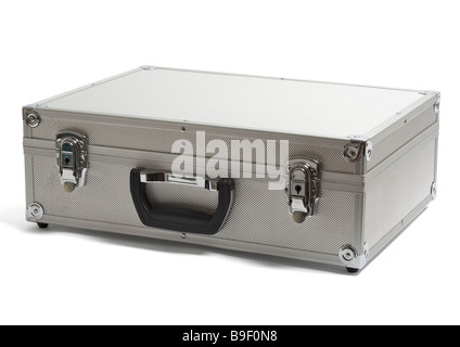 Alten abschließbar Silber Aluminium-Gehäuse auf weißem Hintergrund Stockfoto