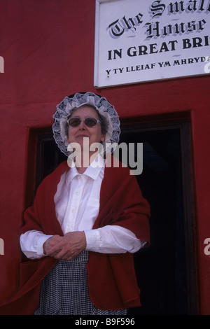 Dame gekleidet in traditionellen walisischen Kostüm, Wales, UK Stockfoto