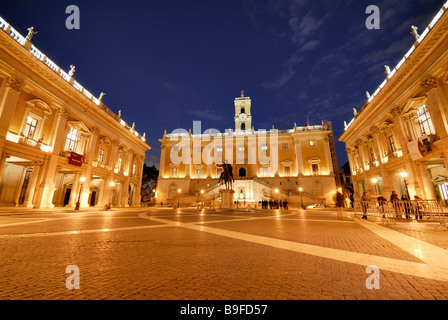 Marc Aurel-Statue auf Sockel in der Nacht Monte Zeitabschnittes Rom Latium Italien Stockfoto