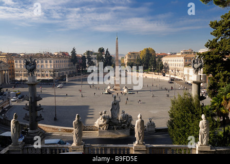 Luftaufnahme des Menschen am Stadtplatz, Latium, Piazza Del Popolo, Rom, Italien Stockfoto