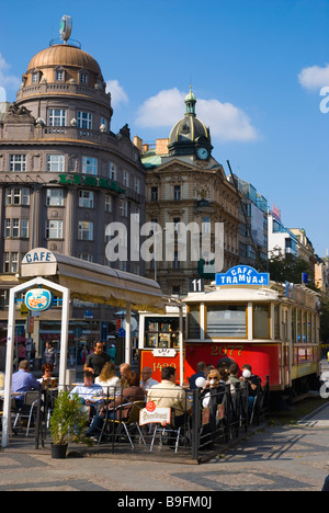 Cafe Tramvaj bei Vaclavske Namesti Platz in Mitteleuropa Prag Tschechische Republik Stockfoto