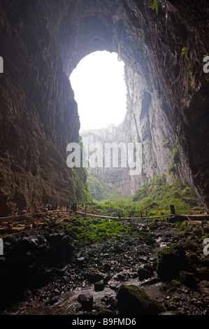 China, Chongqing Stadtbezirk, Wulong. Natürliche Rock Brücken zum UNESCO-Weltkulturerbe Stockfoto