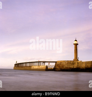 UK England Yorkshire Whitby Hafen am späten Nachmittag Stockfoto