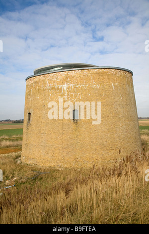 Martello-Turm Y in den Sümpfen Bawdsey Suffolk England Stockfoto