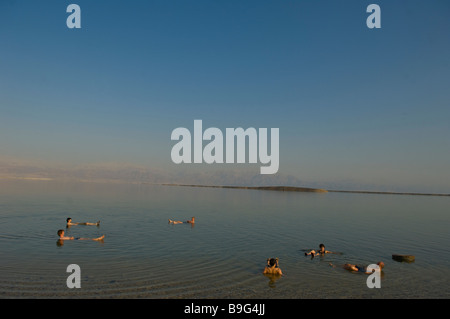 Schwimmen im Toten Meer, israel Stockfoto