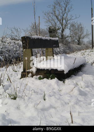 Ein Sitz im Schnee Stockfoto