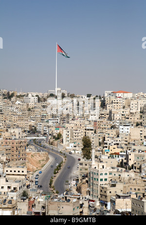 Der Stadt Amman mit dem jordanischen Flagge; Jordanien Stockfoto