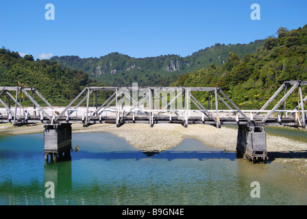 Historische Holzbrücke, Fox River, Paparoa National Park, West Coast, Südinsel, Neuseeland Stockfoto