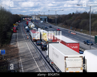 Straßenverkehr Unfall auf M42, Birmingham, UK Stockfoto