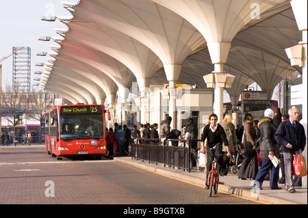 Bus Bahnhof Stratford E15 London Vereinigtes Königreich Stockfoto