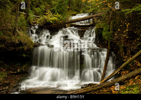 Wagner Creek umfallen verliebt sich Wagner in Hiawatha National Forest, Michigan, USA Stockfoto