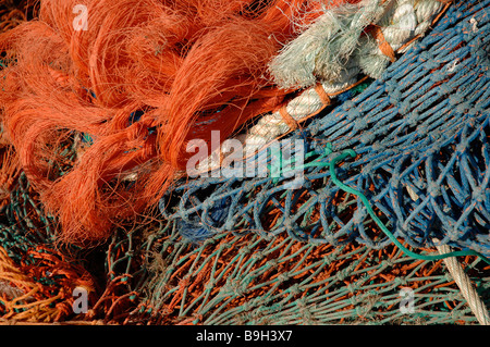 Fischernetz Detail. Abstrakte Muster in Fischernetzen auf whitstable Quay Kent uk Stockfoto