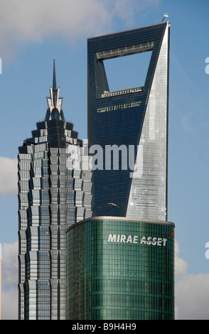 China, Shanghai. Jin Mao Building und World Financial Center vom Bund gesehen. Stockfoto