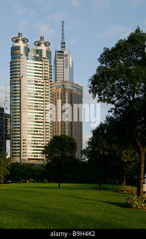 China, Shanghai. Wolkenkratzer in Pudong. Stockfoto