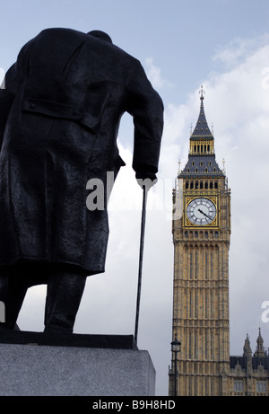 Statue von Sir Winston Churchill und Big Ben Stockfoto