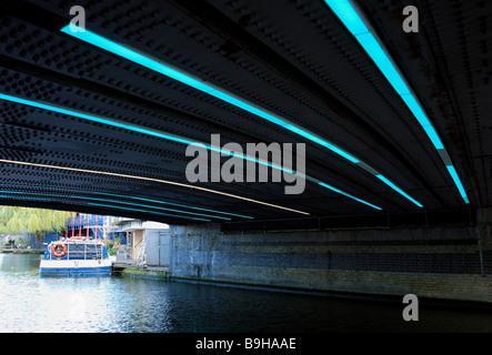 Die Brücke über Grand Union Canal bei Camden Town Stockfoto