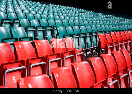 Sitzgelegenheiten im Fürstentum Stadion, früher bekannt als das Millennium Stadium. Stockfoto