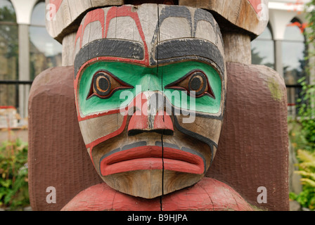 Gesicht auf einem indianischen Totempfahl, detail, Royal BC Museum, Victoria, Vancouver Island, British Columbia, Kanada, Nord Amer Stockfoto