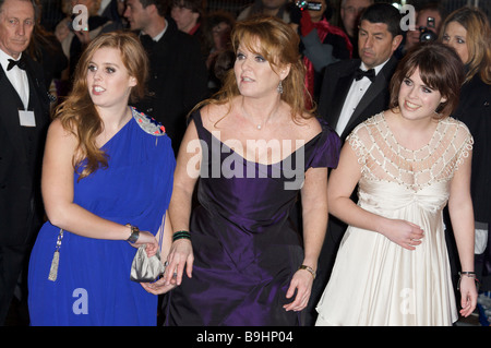 Prinzessin Eugene Sarah Ferguson Herzogin von York und Prinzessin Beatrice besuchen die Weltpremiere für The Young Victoria Stockfoto