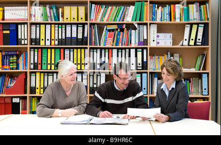 Diskussion in ein Arbeitszimmer Stockfoto