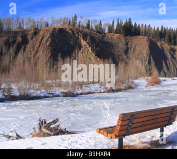 Gefrorene Elbow River in Bragg Creek Provincial Park, Alberta Stockfoto