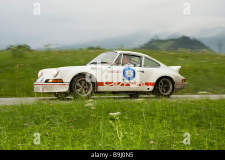 Dr. Ulrich Schuhmacher, ehemaliger CEO von Infineon, in einem Porsche 911, Baujahr 1965, Ennstal Classic 2008, Österreich, Europa Stockfoto