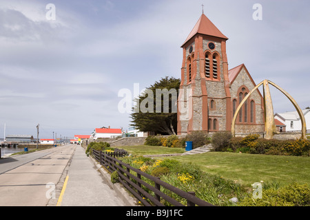 Stanley, Falkland-Inseln, UK - Christ Church Cathedral und Wal-Knochen-Bogen Stockfoto