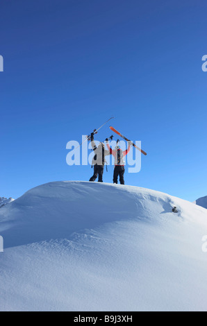 Skifahrer auf Berg Stockfoto