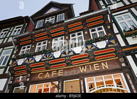 Cafe in einem historischen Fachwerkhaus Wernigerode alt Stadt, Harz, Sachsen-Anhalt, Deutschland, Europa Stockfoto