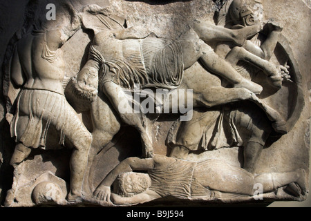 Abschnitt von einem Fries der antiken Parthenon-Skulpturen (Elgin Marbles) von der Akropolis in Athen, Griechenland Schlacht Stockfoto