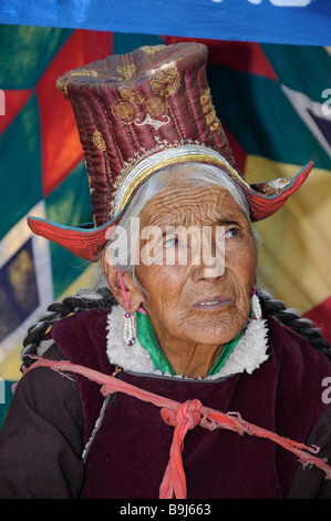 Ladakhi Frau in Tracht, Leh, Ladakh, Nord-Indien, Himalaya, Asien Stockfoto