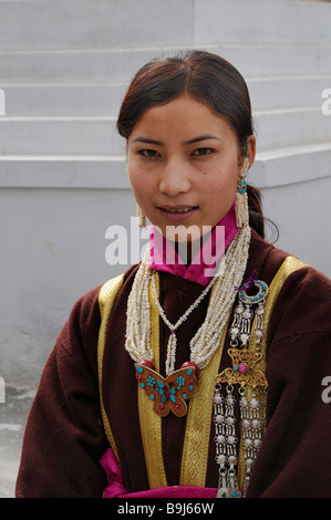 Ladakhi Frau in Tracht, Leh, Ladakh, Nord-Indien, Himalaya, Asien Stockfoto