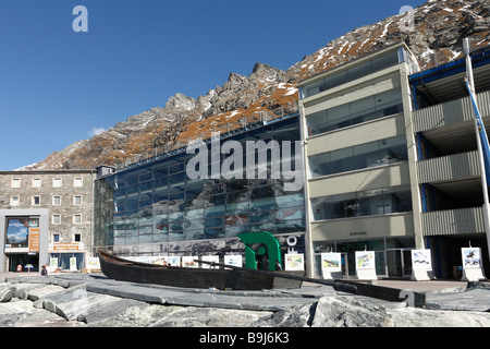 Besucher Zentrum und Parkhaus am Kaiser-Franz-Josefs-Hoehe, Großglockner Hochalpenstraße, Hohe Tauern National P Stockfoto