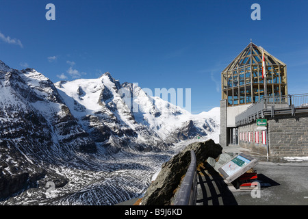 Grossglockner Mountain und Pasterzengletscher, Wilhelm Swarovsky Observatory am Kaiser-Franz-Josefs-Hoehe, Großglockner hoch Alp Stockfoto