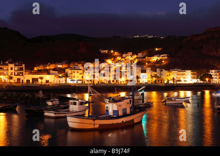 Im Fischereihafen von Playa de Santiago am Abend, La Gomera, Kanaren, Kanarische Inseln, Spanien, Europa Stockfoto