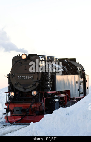 Dampflok der Harzer Schmalspur-Eisenbahn im Winter, Brocken, Blocksberg, Nationalpark Harz, Sachsen-Anhalt, Deutschland, Euro Stockfoto