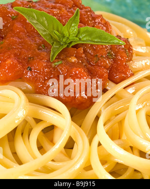 Linguini mit Tomaten Sauce napolitana Stockfoto