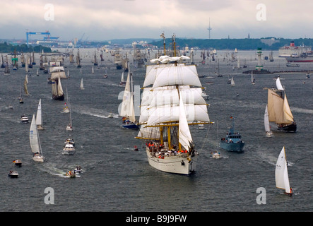 Parade der windjammers auf der Kieler Woche 2008 Kieler Woche 2008 Das Segelschulschiff Gorch Fock der deutschen Marine als Stockfoto