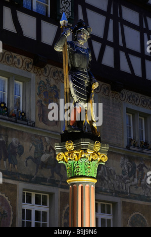 Brunnenskulptur eines Soldaten der Eidgenossenschaft in der Altstadt von Stein am Rhein, Kanton Schaffhausen, Stockfoto