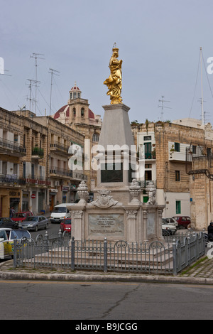 Helle Statue der Heiligen Maria in Cospicua, Malta, Europa Stockfoto