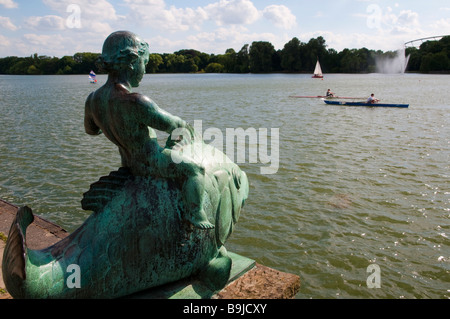 Maschsee Putto Auf Dem Fisch von 1936 Hannover Niedersachsen Deutschland Hannover Masch See Putto auf dem Fisch Skulptur 1936 Stockfoto