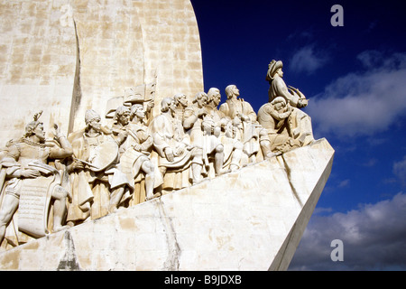 Padrão Dos Descobrimentos, Denkmal für Entdecker, Skulptur mit signifikanten Stellen der portugiesischen Seefahrt am Fluss Stockfoto